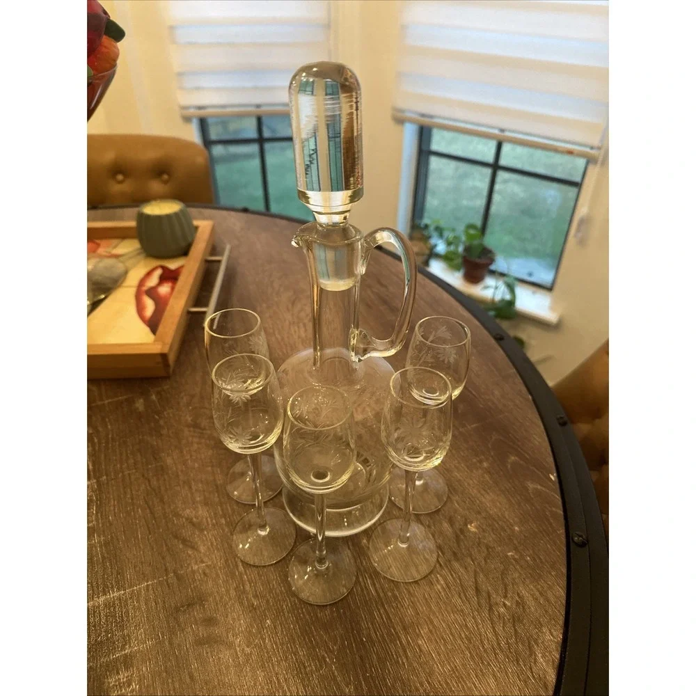 Vintage Toscany Romania Hand Blown Etched Clear Decanter Barware w-Wine Glasses